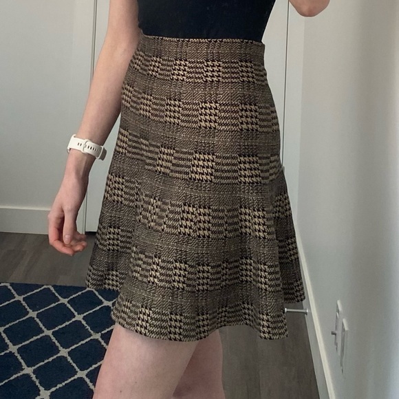 Suzy Shier - Plaid Houndstooth Skirt - Black and Brown - size small - Picture 3 of 3